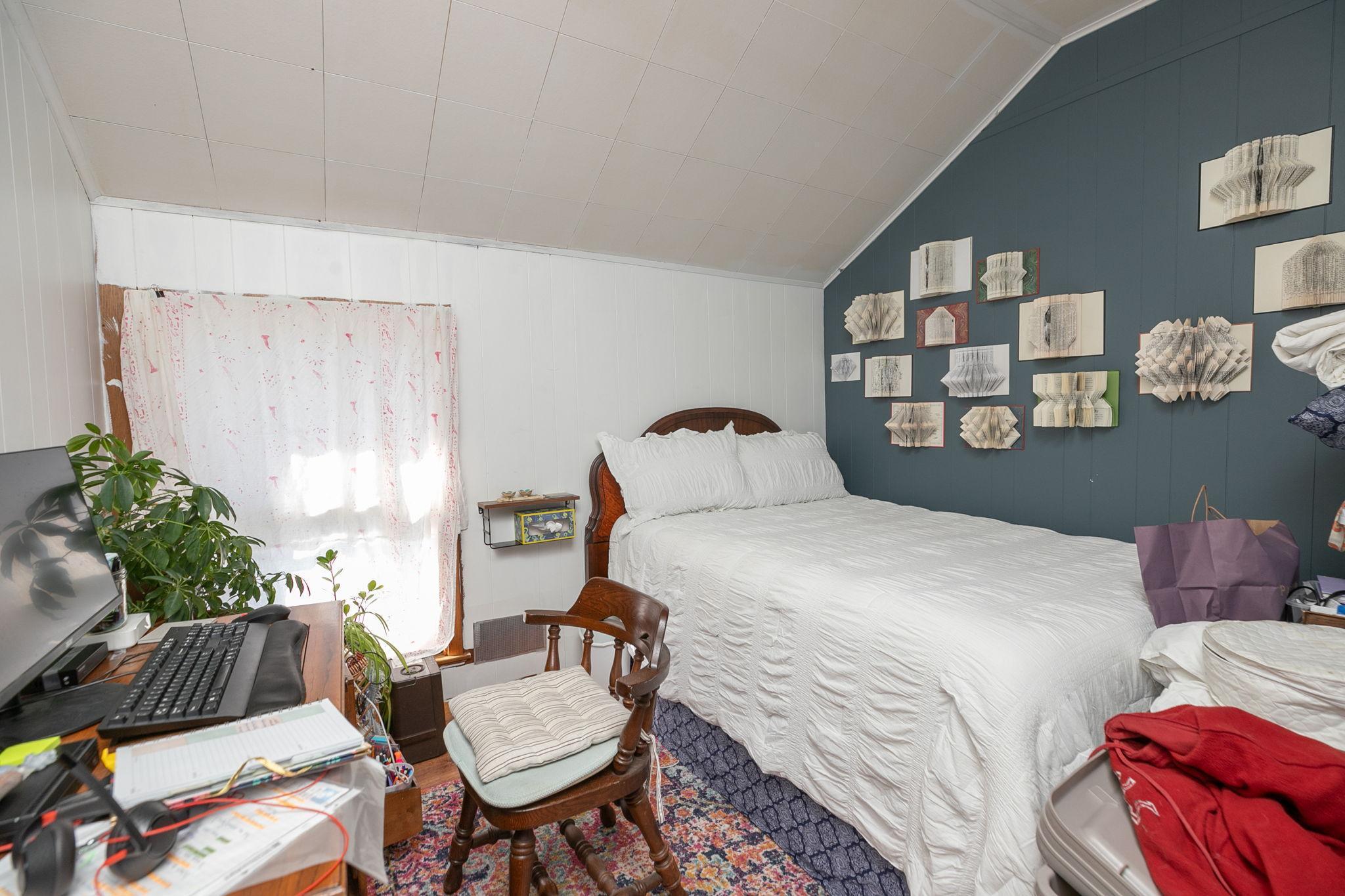 109 Elmwood Street E