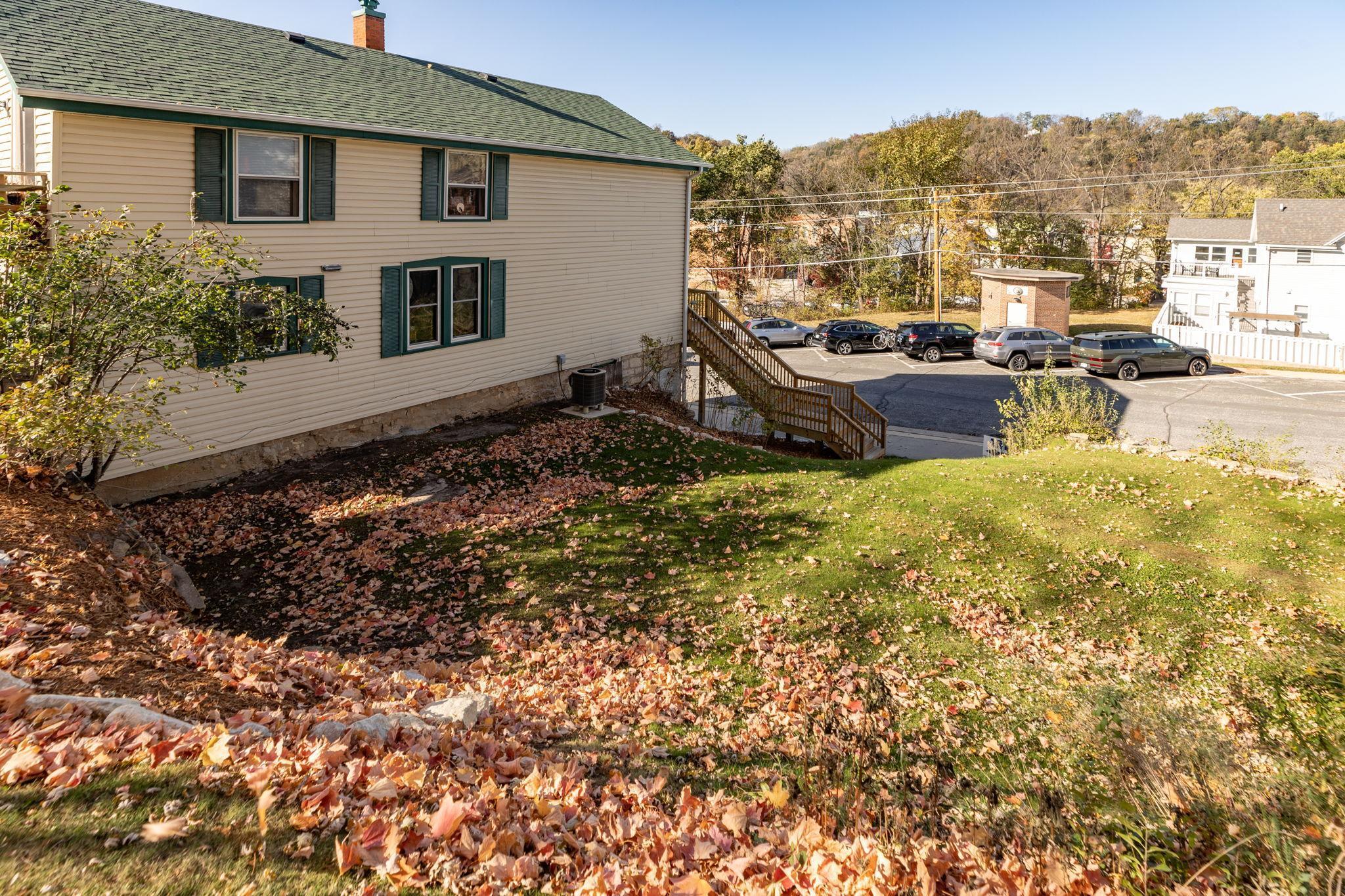 109 Elmwood Street E