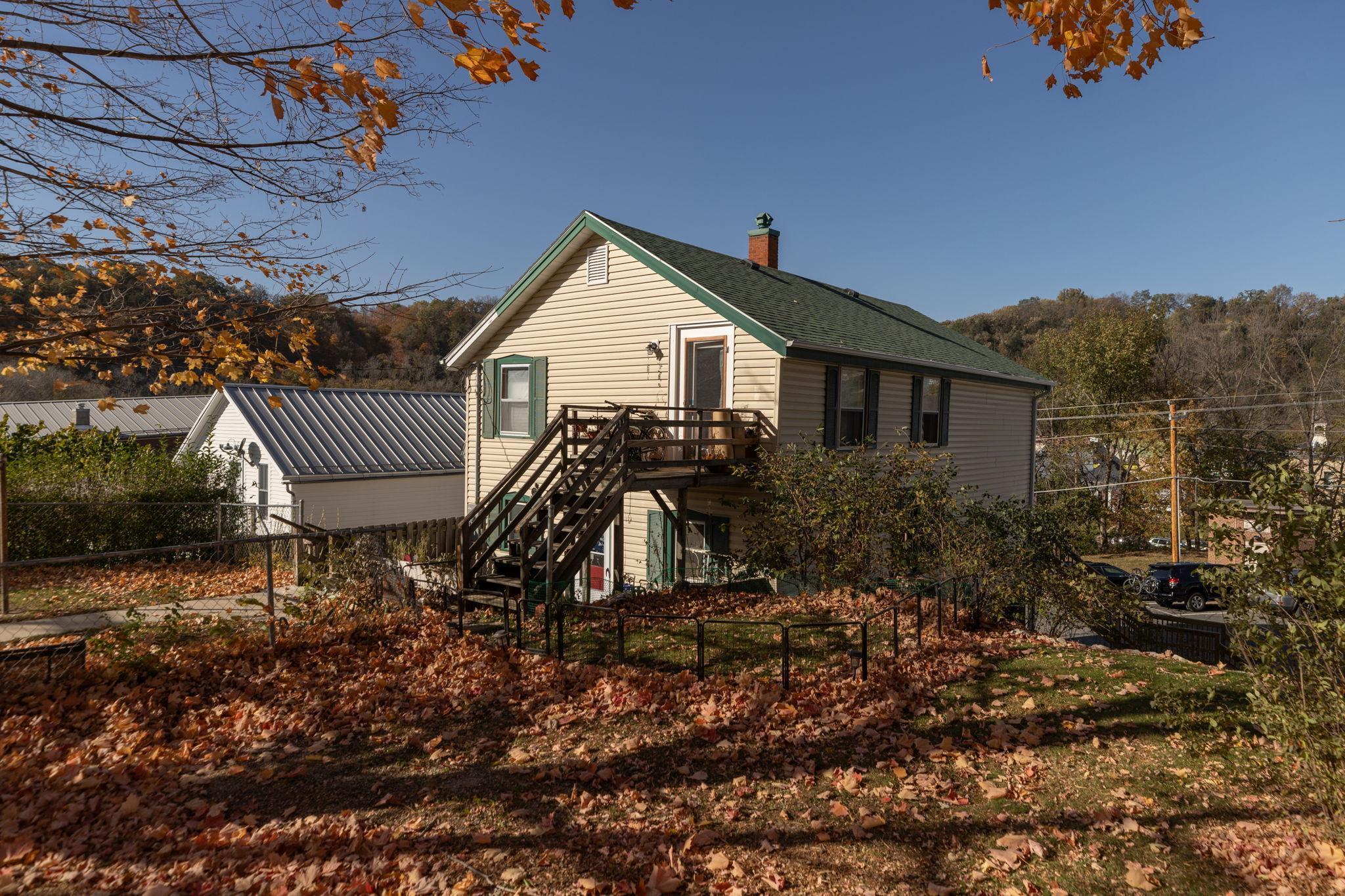 109 Elmwood Street E