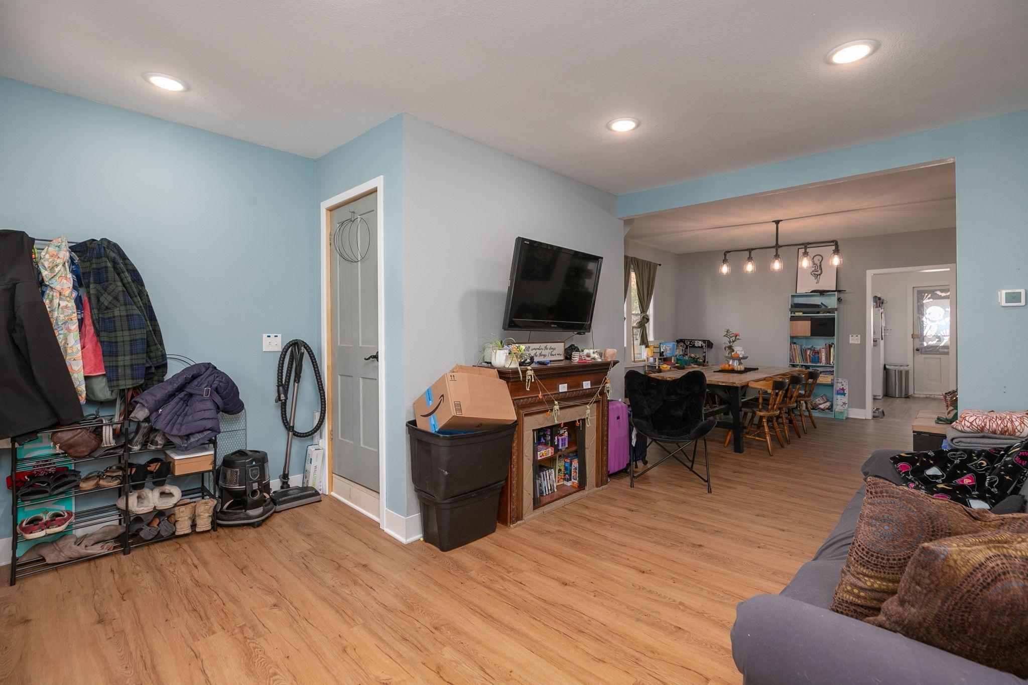 109 Elmwood Street E