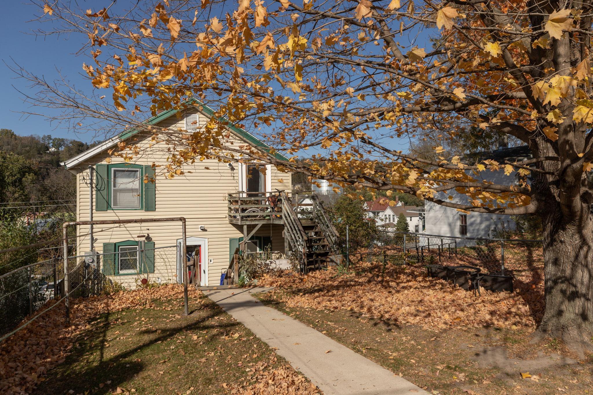 109 Elmwood Street E