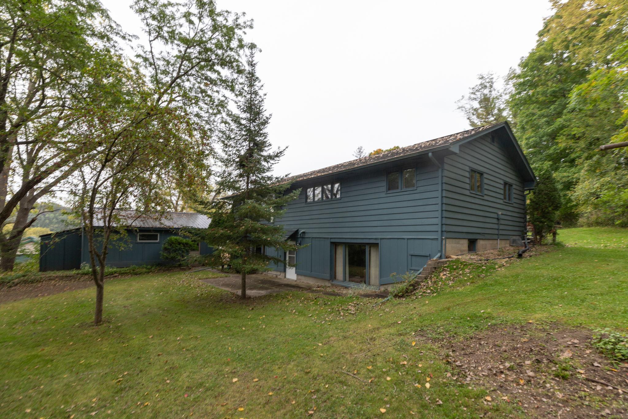300 Whittier Street W