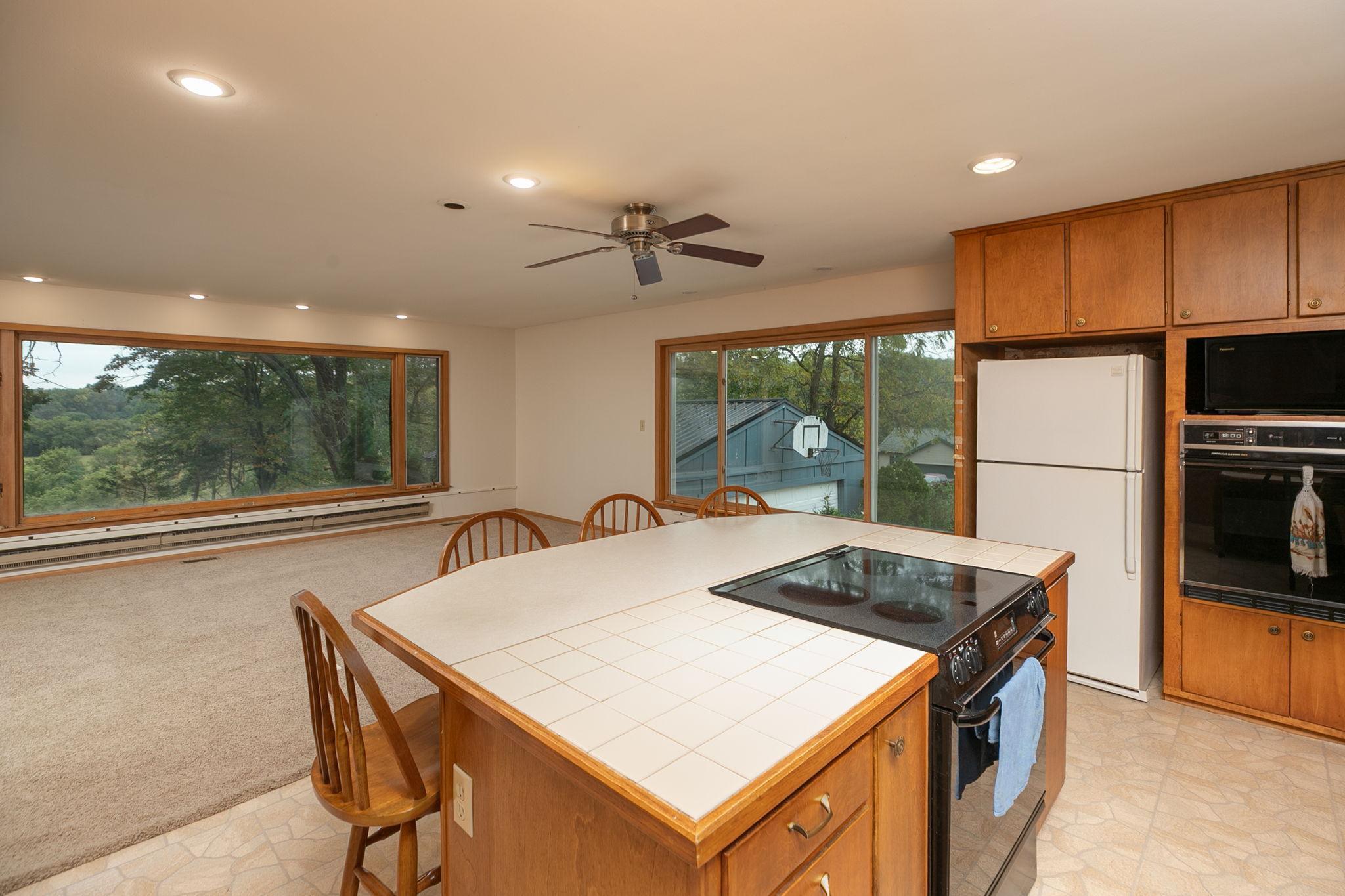 300 Whittier Street W
