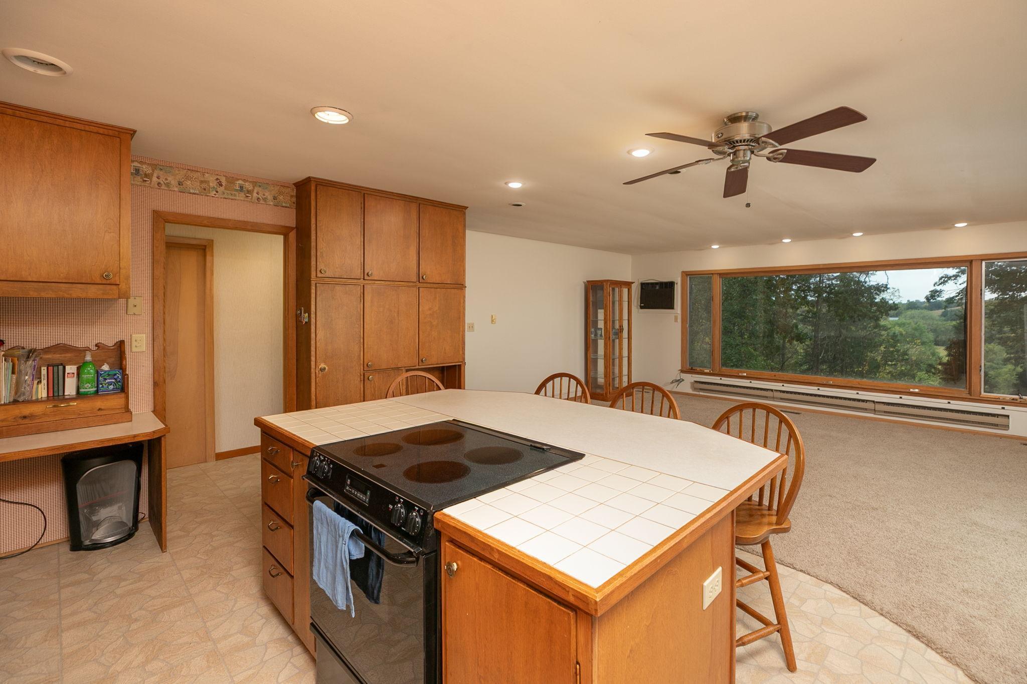 300 Whittier Street W