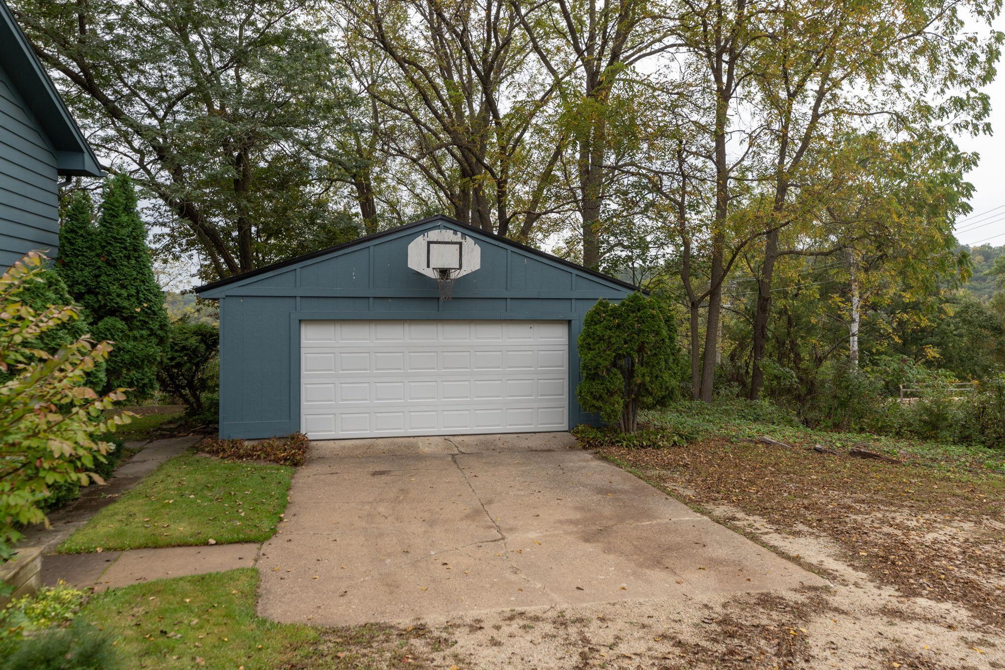 300 Whittier Street W