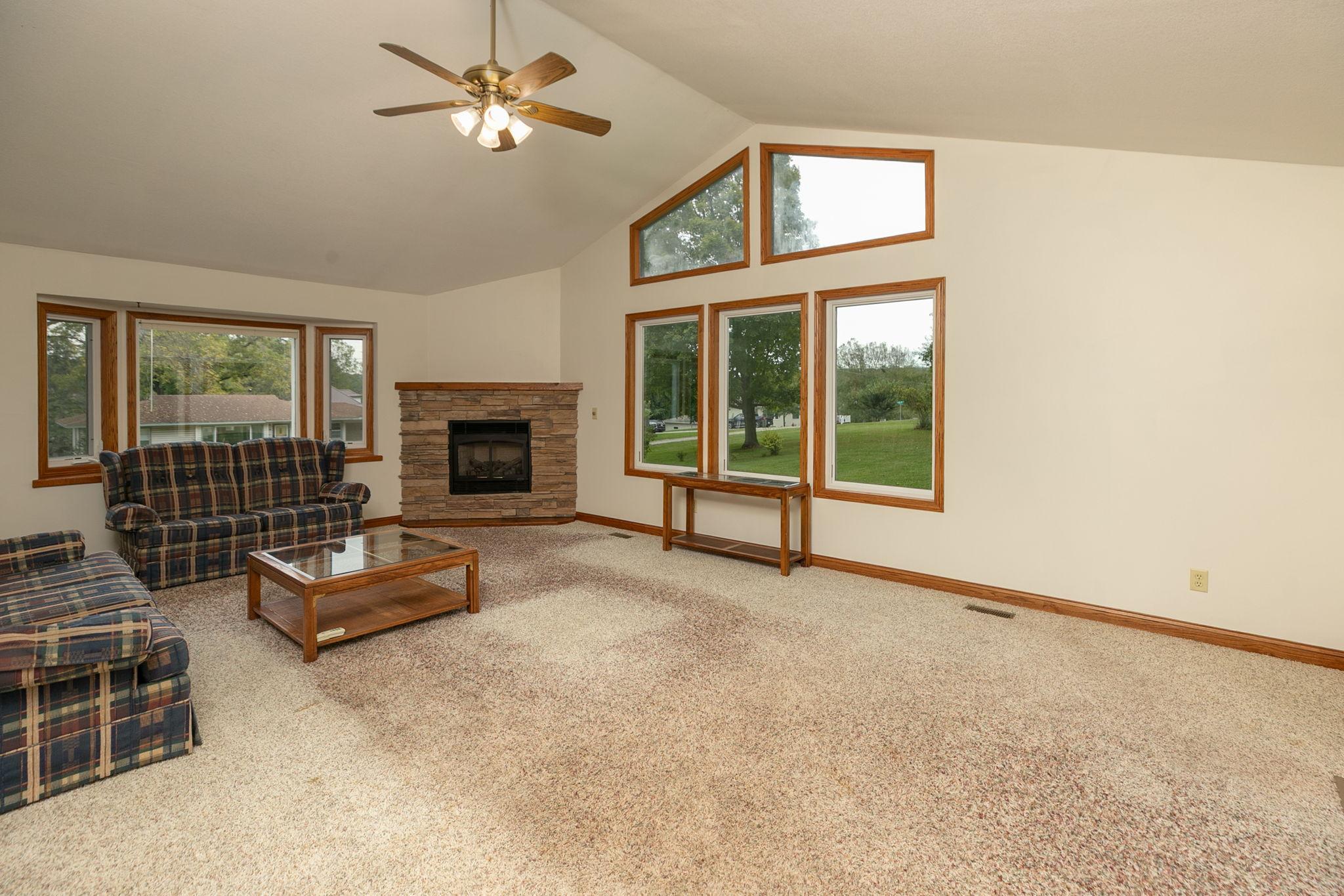 300 Whittier Street W