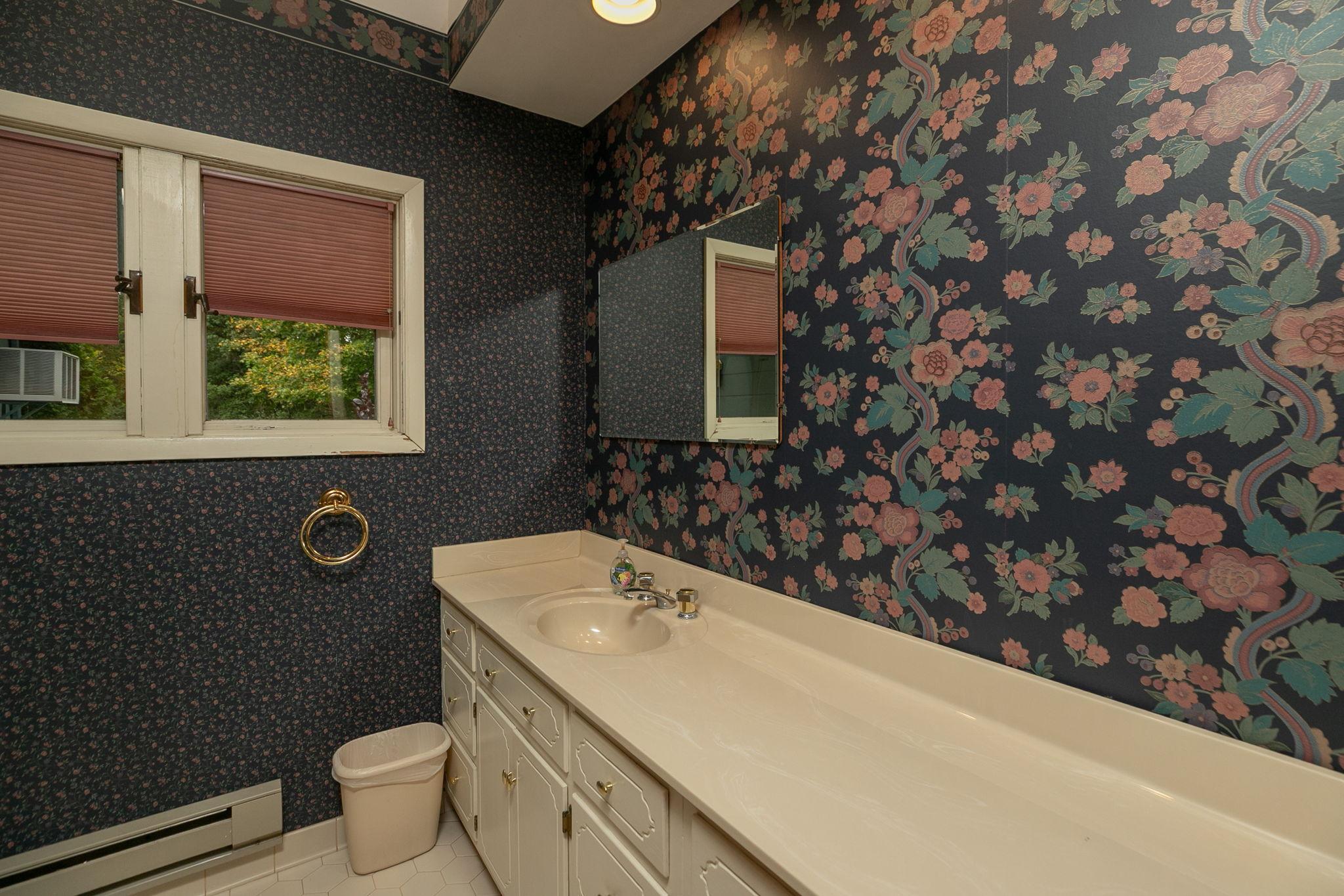 300 Whittier Street W