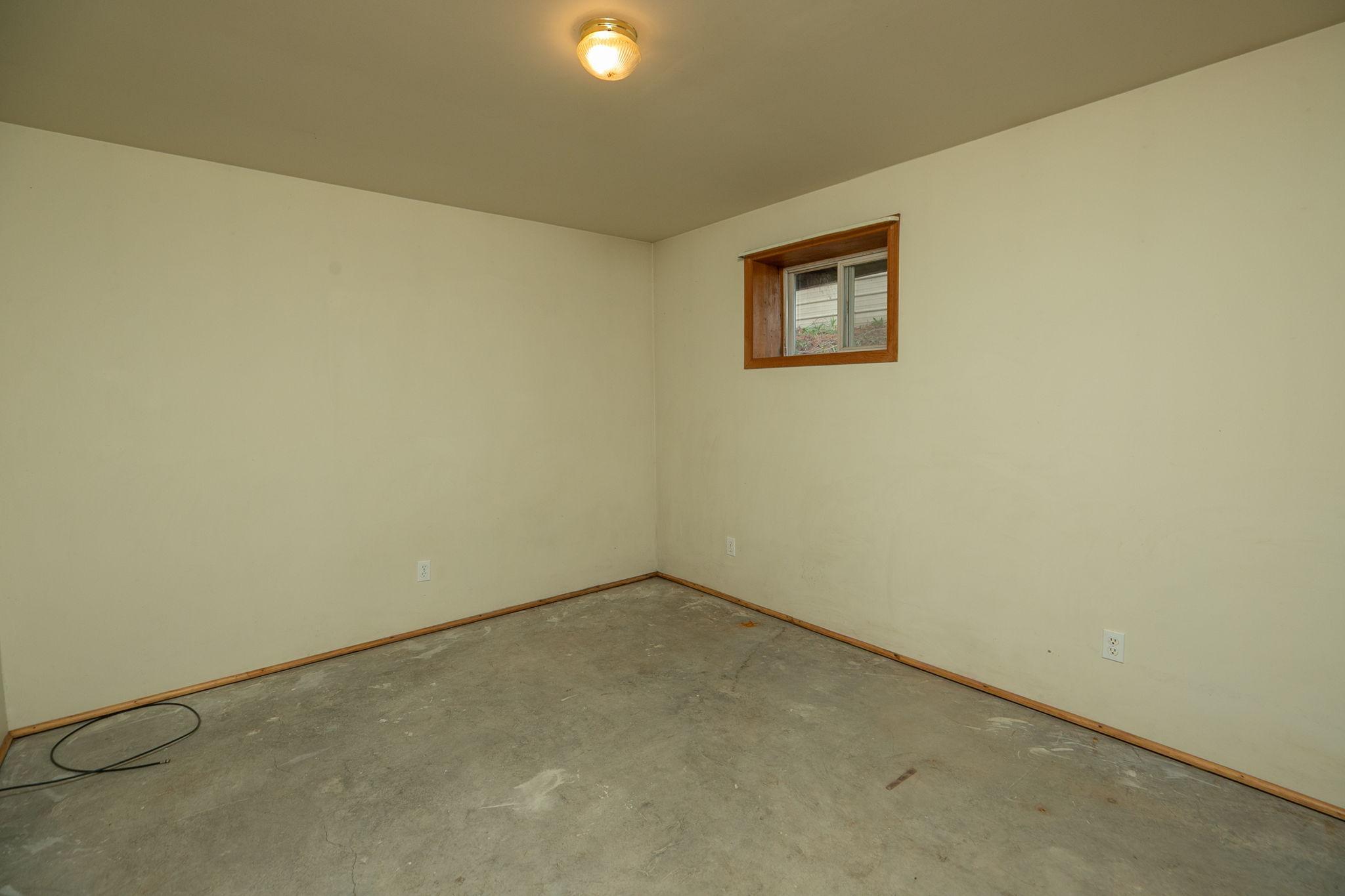 33704 County 25 N