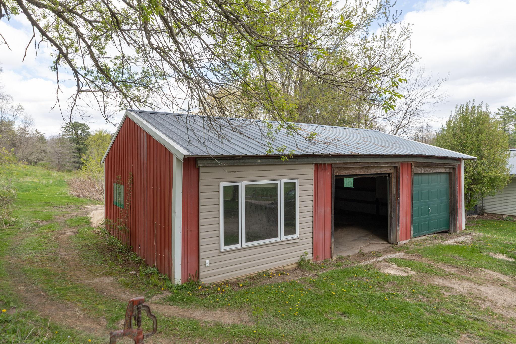 33704 County 25 N