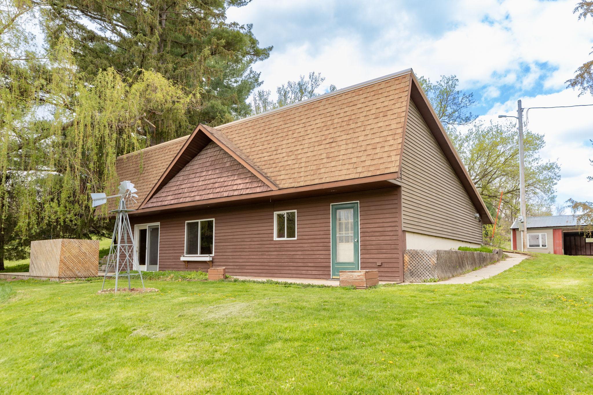 33704 County 25 N
