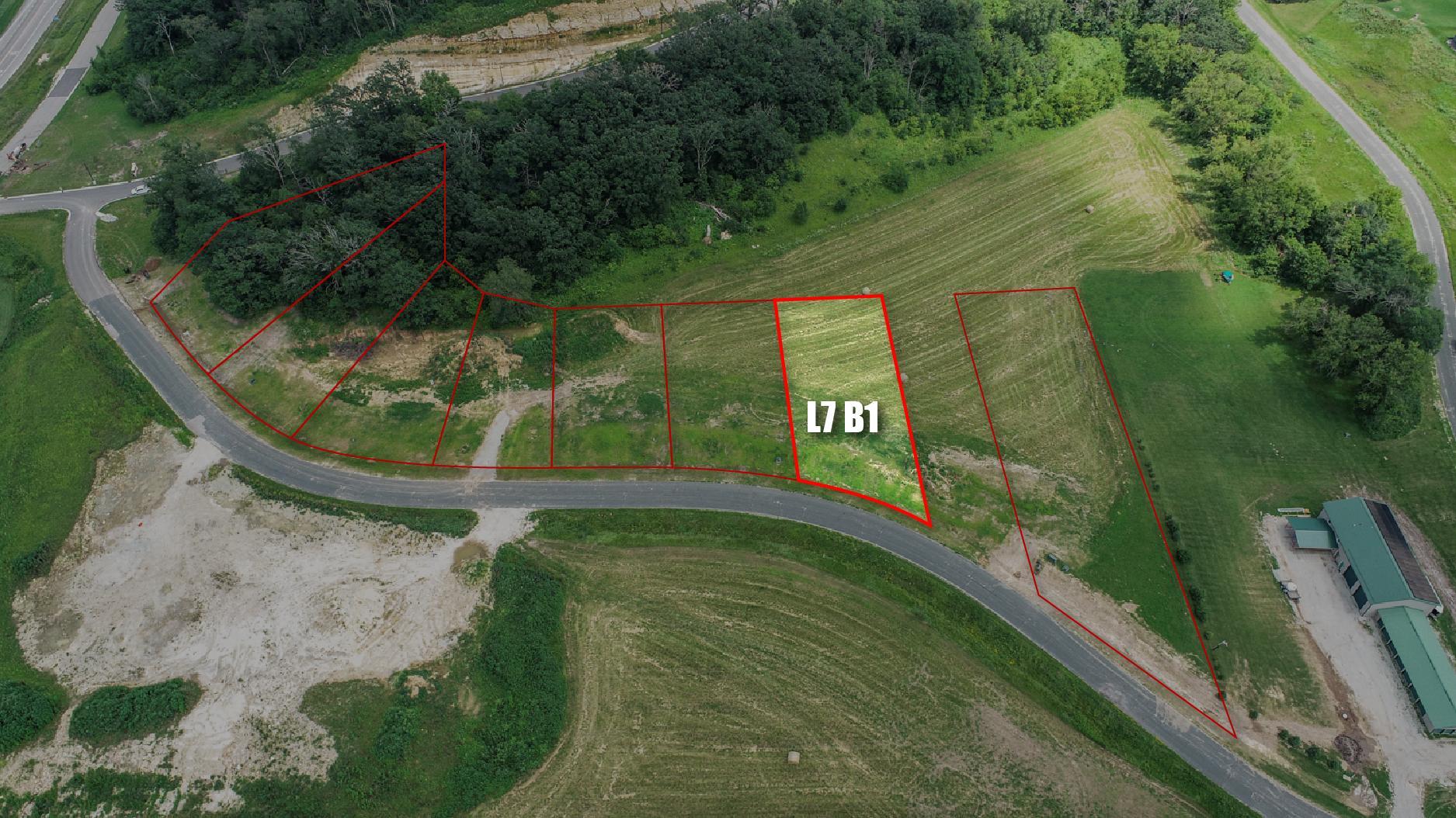 1002 L7B1 Golfview Drive
