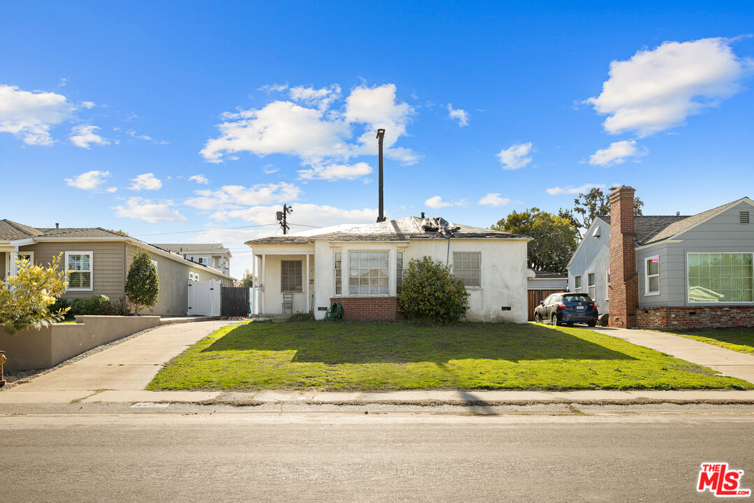 8313 Stewart Ave