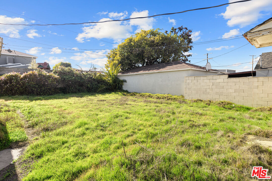 8313 Stewart Ave