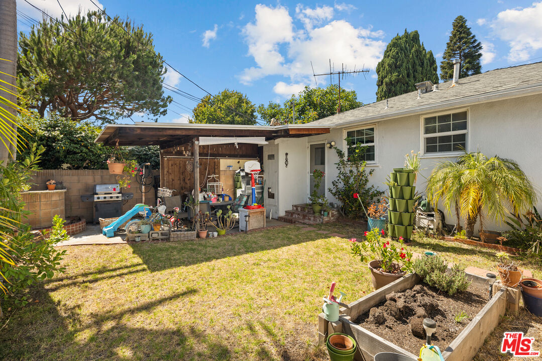 6732 W 86th Pl