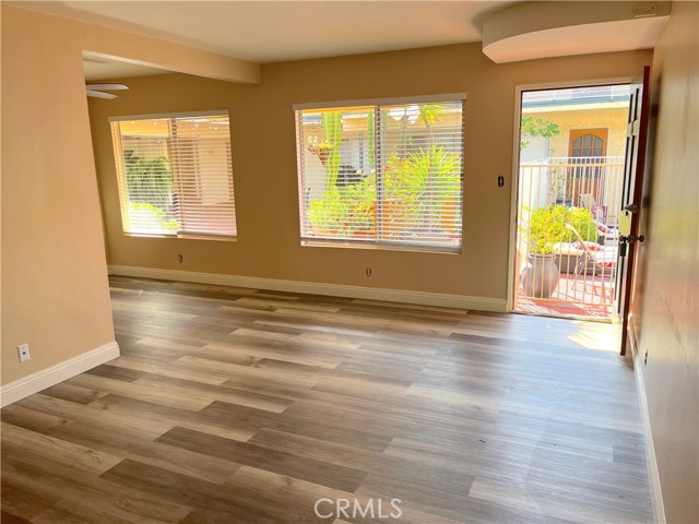 2115 Placentia Ave Unit: 15