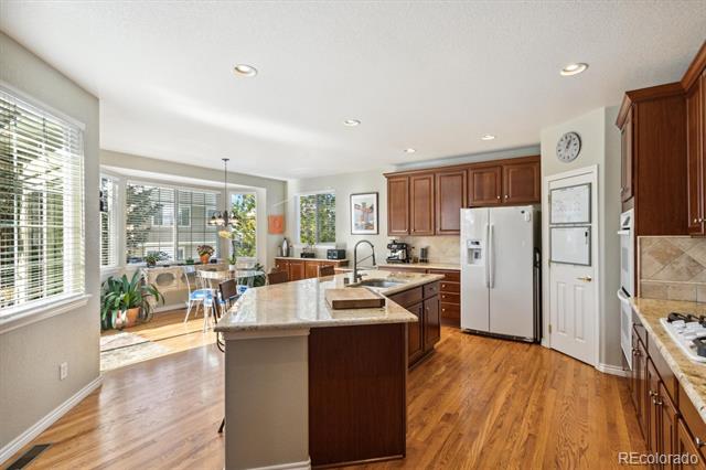 6529 S Rifle Court