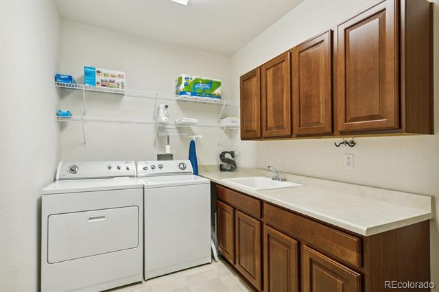 6529 S Rifle Court
