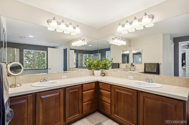 6529 S Rifle Court