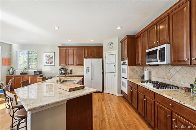 6529 S Rifle Court