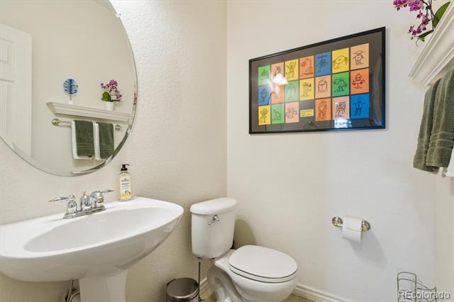 6529 S Rifle Court