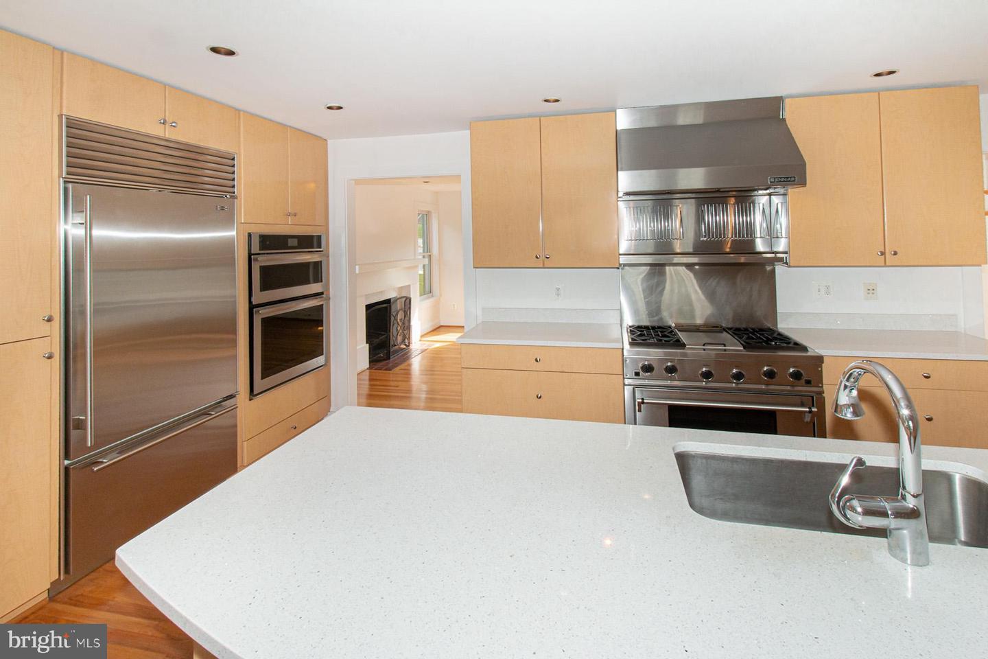6541 Williamsburg BOULEVARD