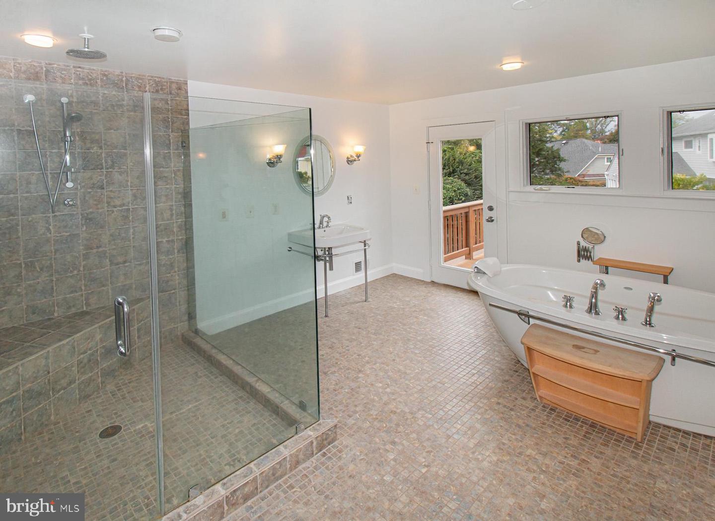 6541 Williamsburg BOULEVARD