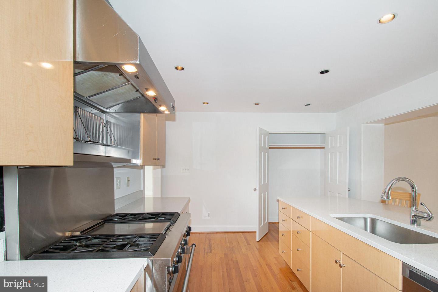 6541 Williamsburg BOULEVARD