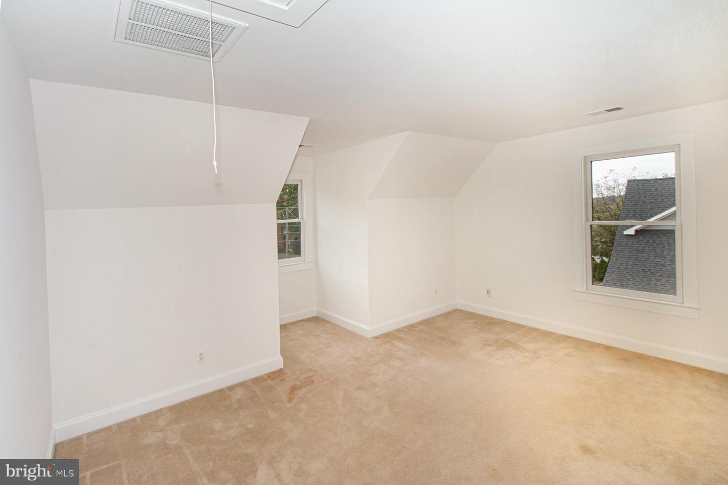 6541 Williamsburg BOULEVARD