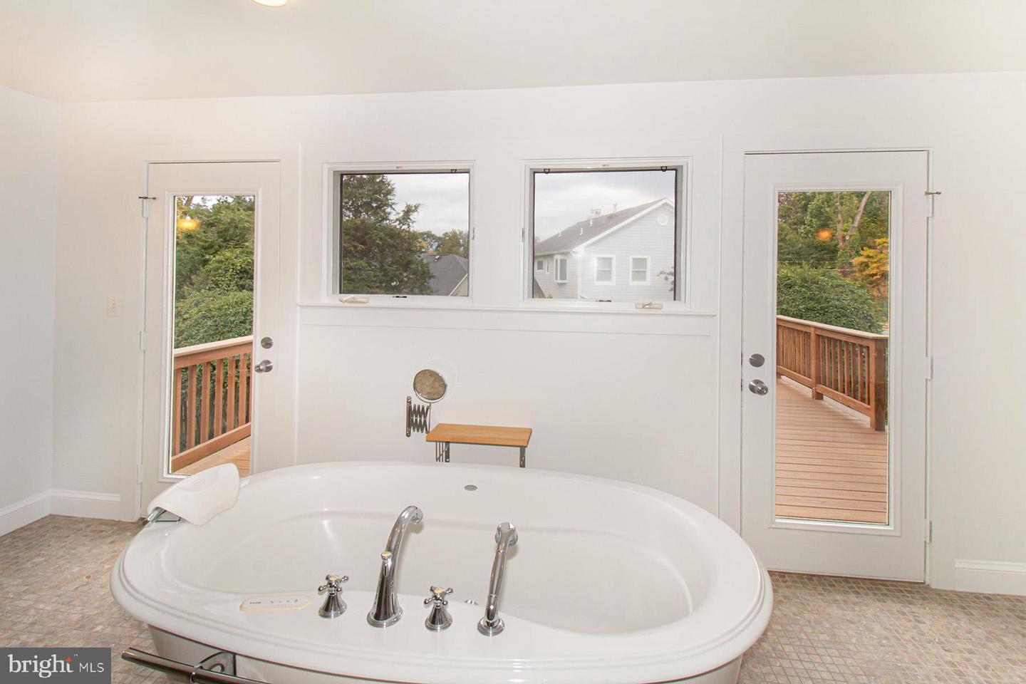 6541 Williamsburg BOULEVARD