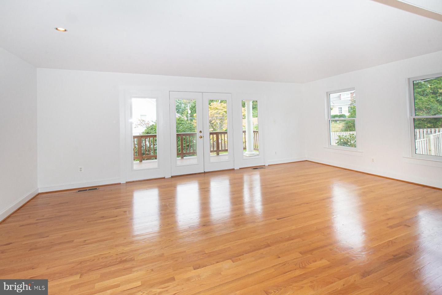 6541 Williamsburg BOULEVARD