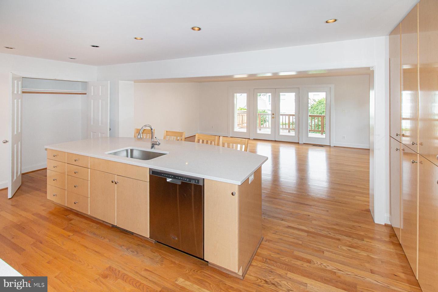 6541 Williamsburg BOULEVARD