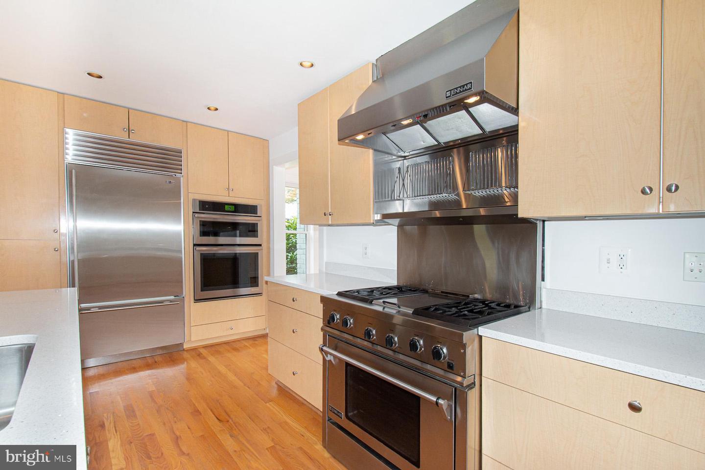 6541 Williamsburg BOULEVARD