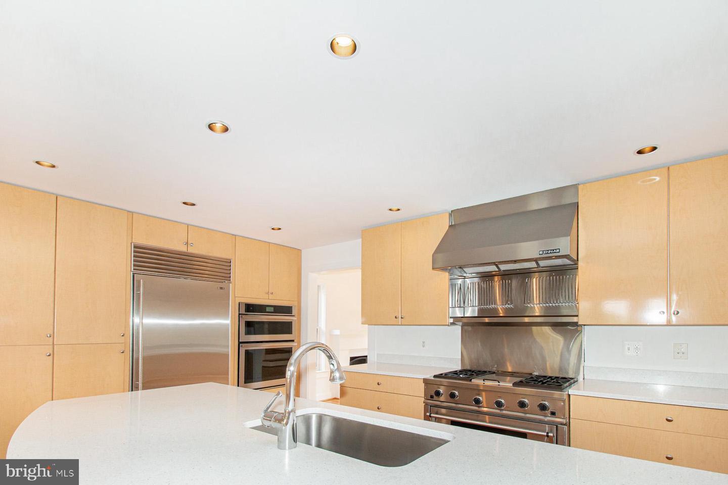 6541 Williamsburg BOULEVARD
