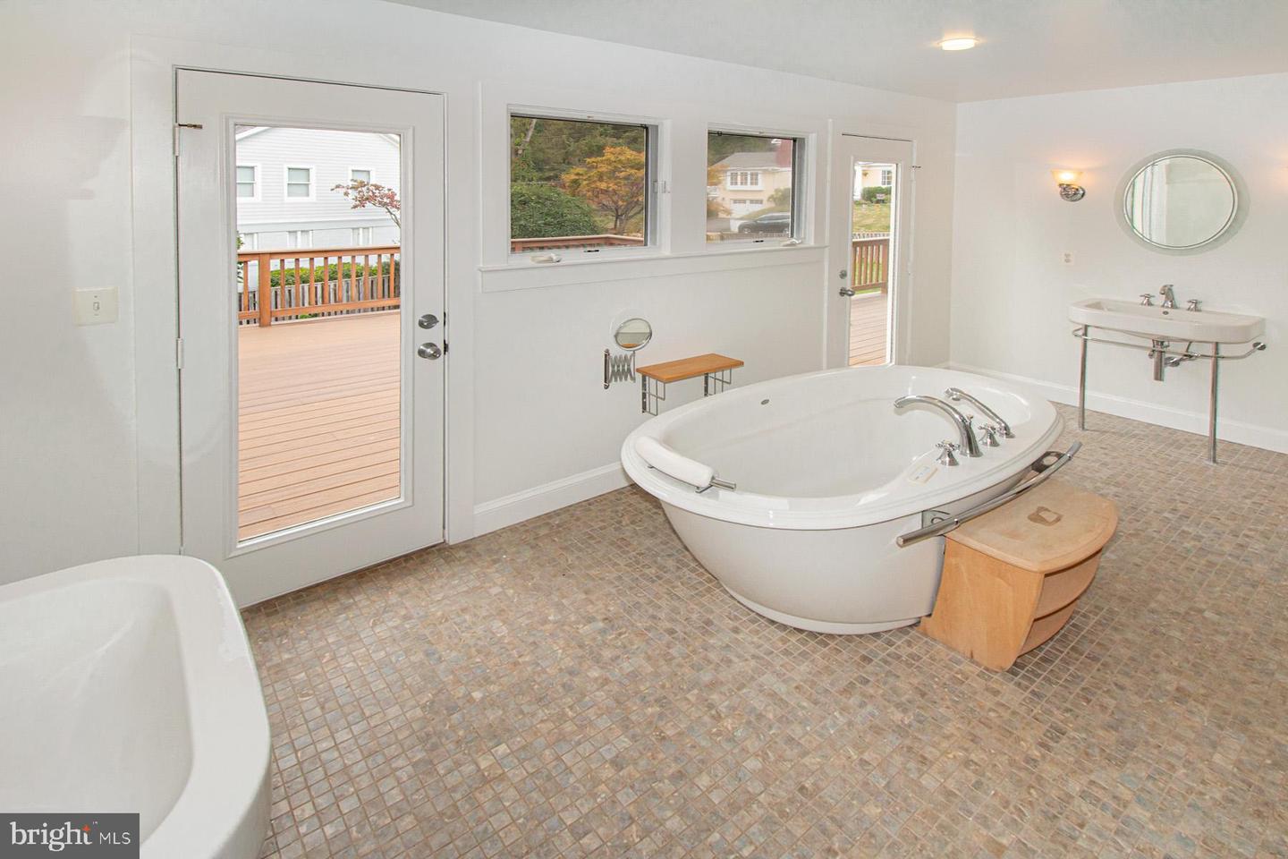 6541 Williamsburg BOULEVARD