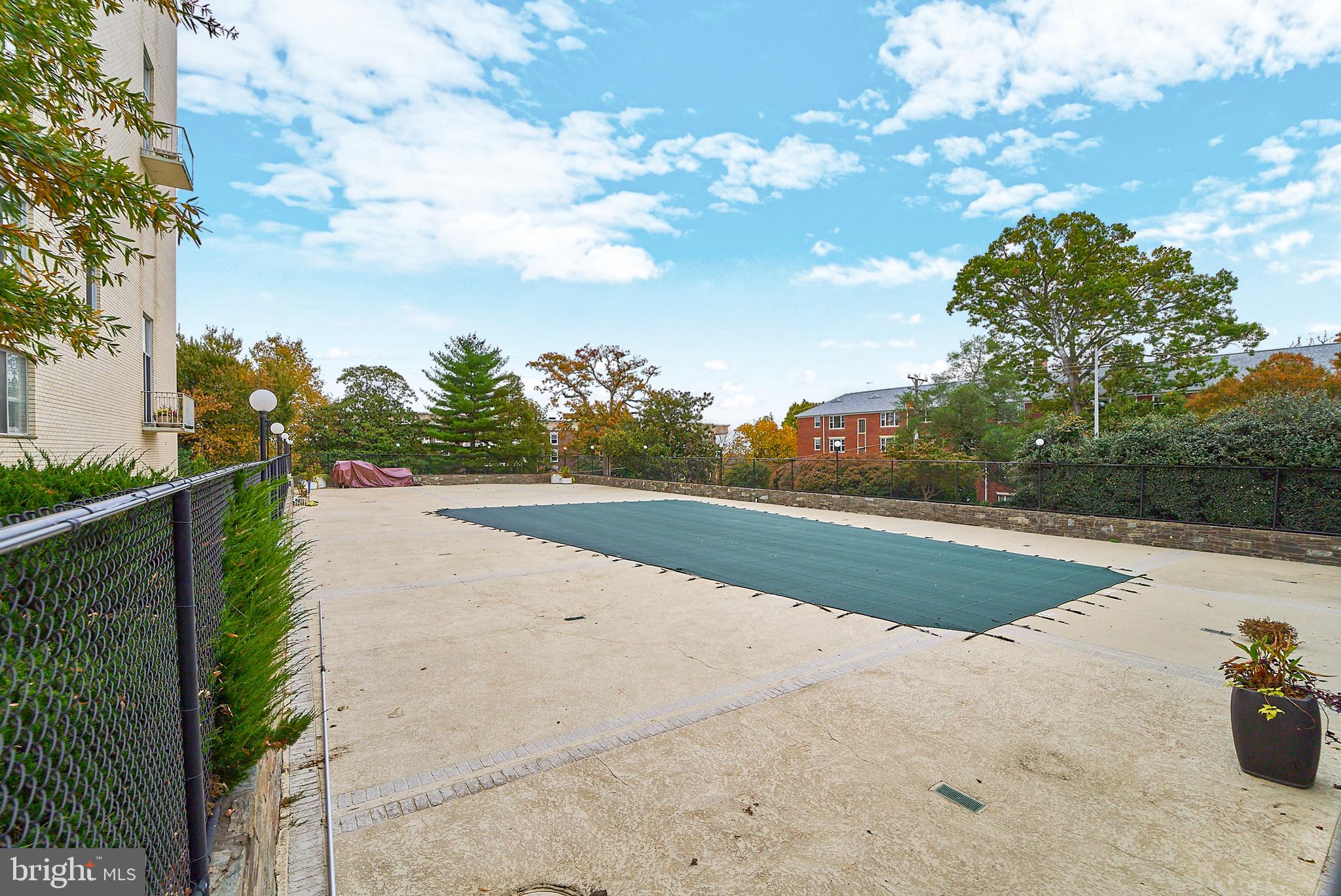 1200 N Nash St, #557