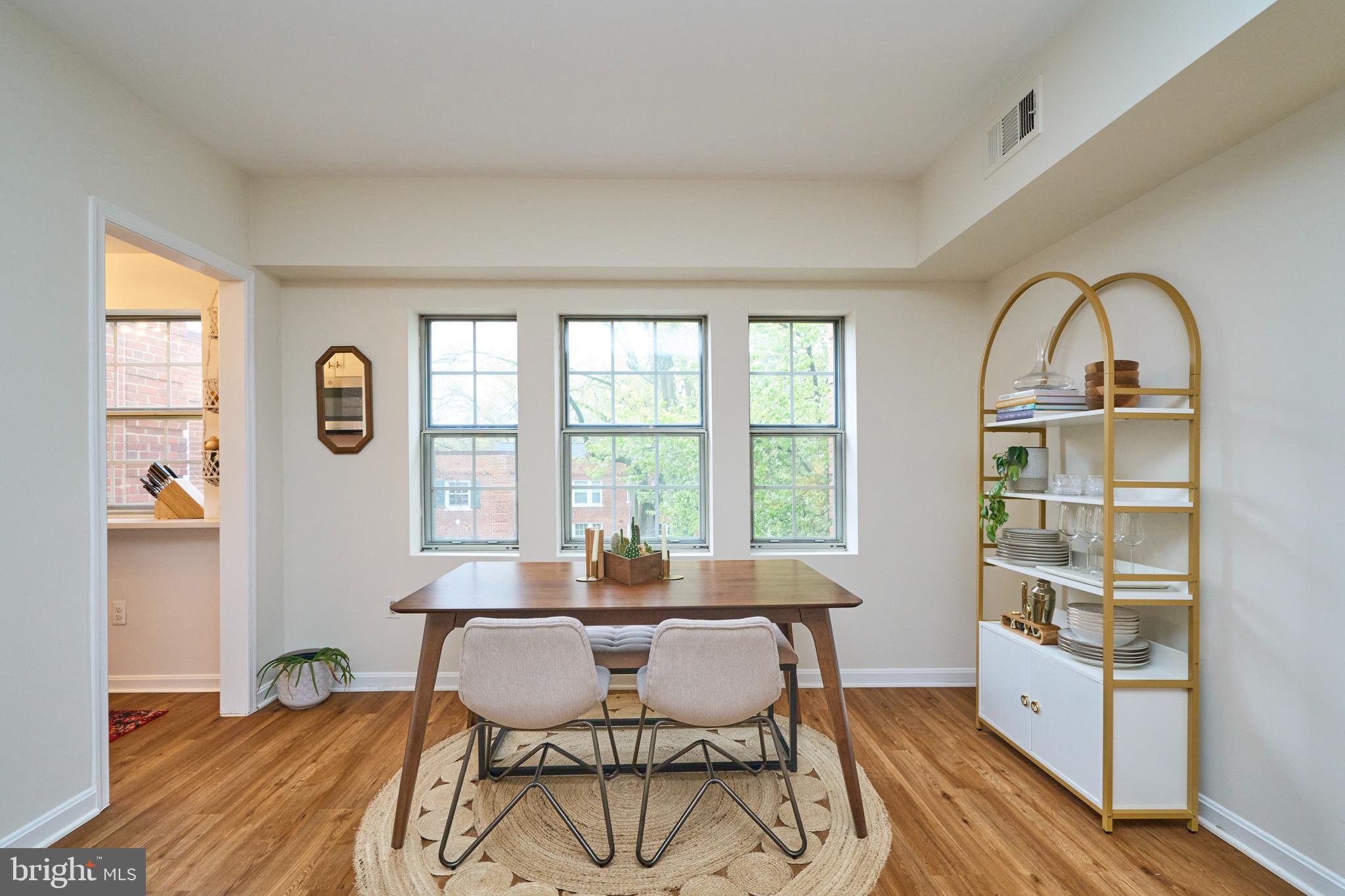 1746 N Rhodes St #6-318