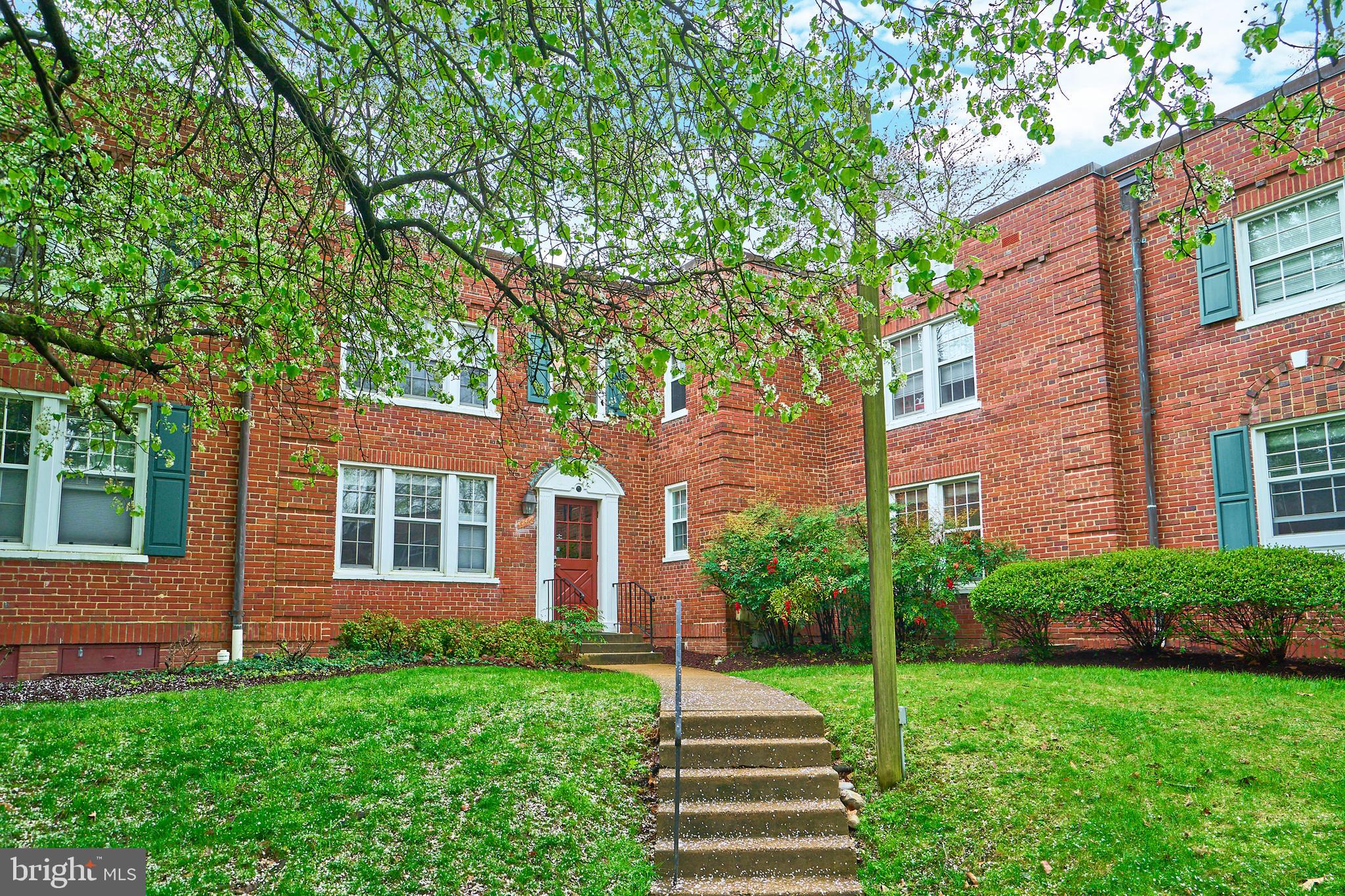 1746 N Rhodes St #6-318