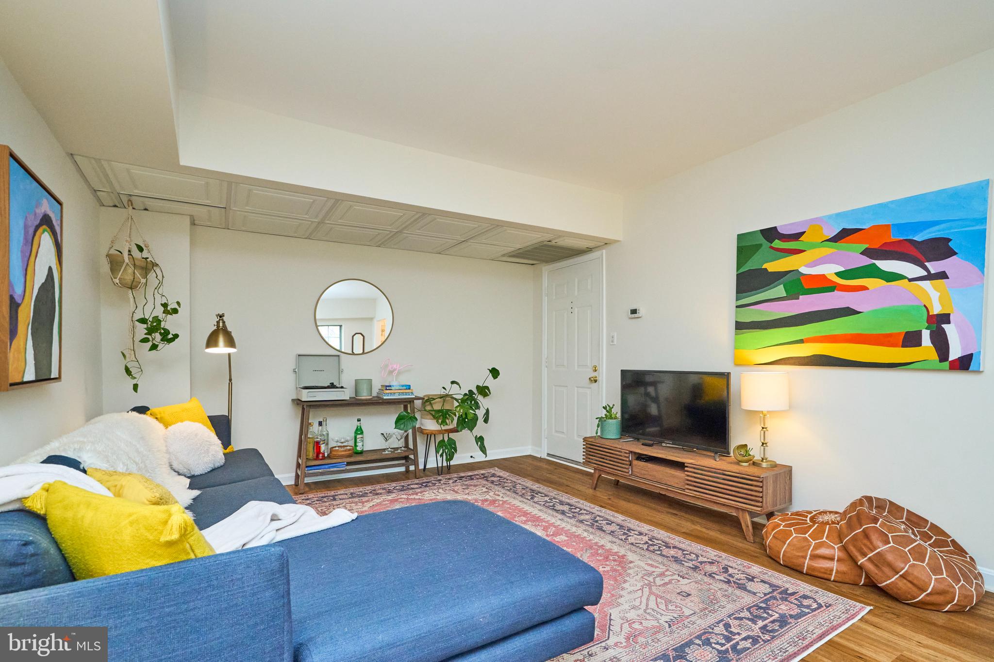 1746 N Rhodes St #6-318