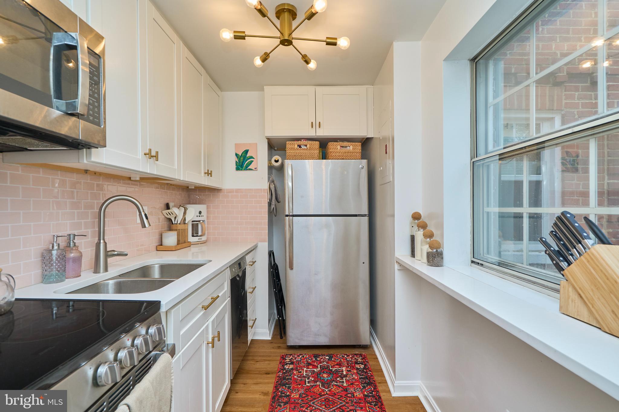 1746 N Rhodes St #6-318