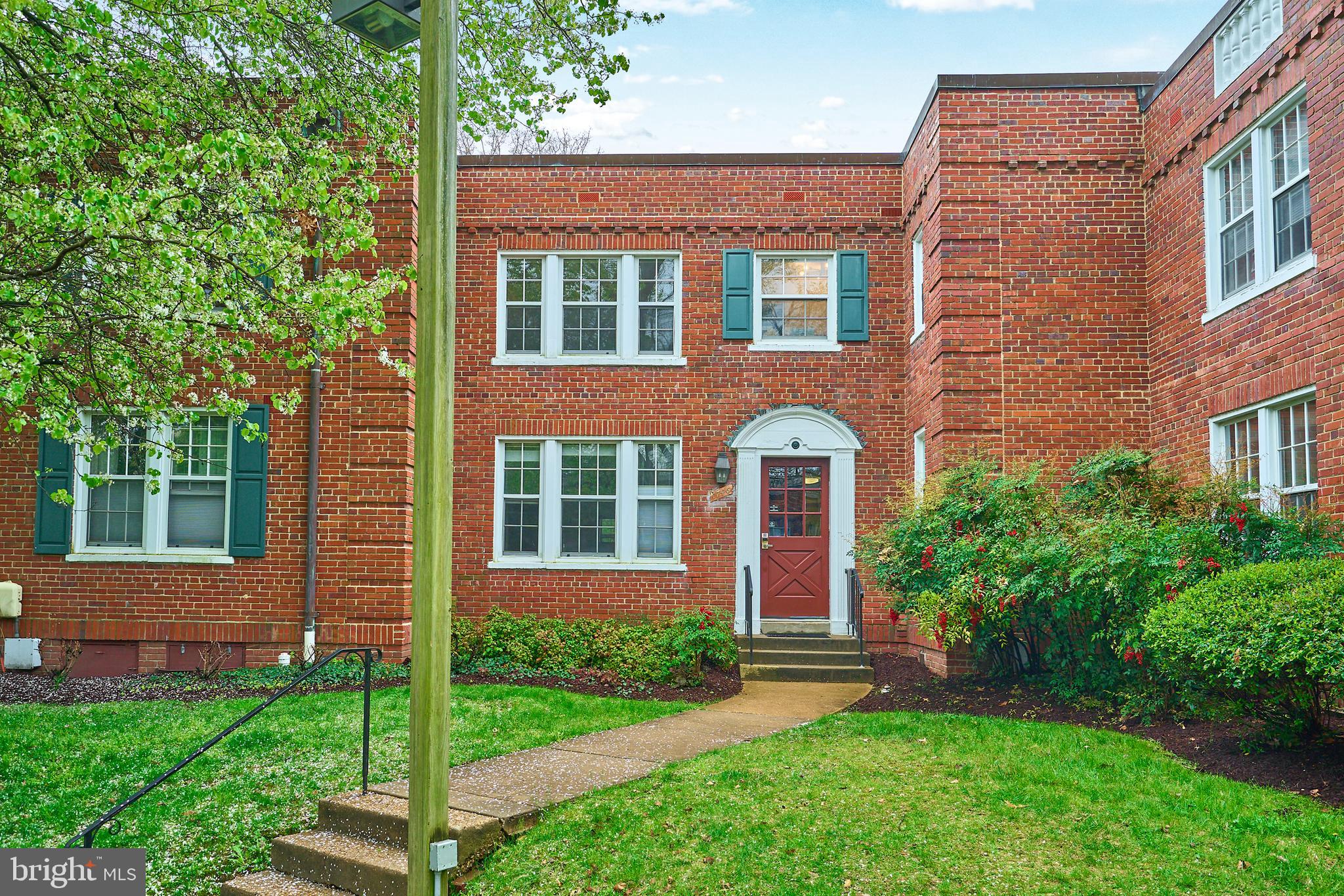 1746 N Rhodes St #6-318