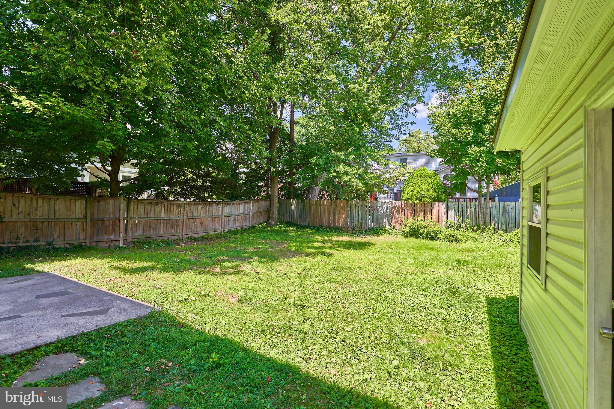 5005 16th Rd N