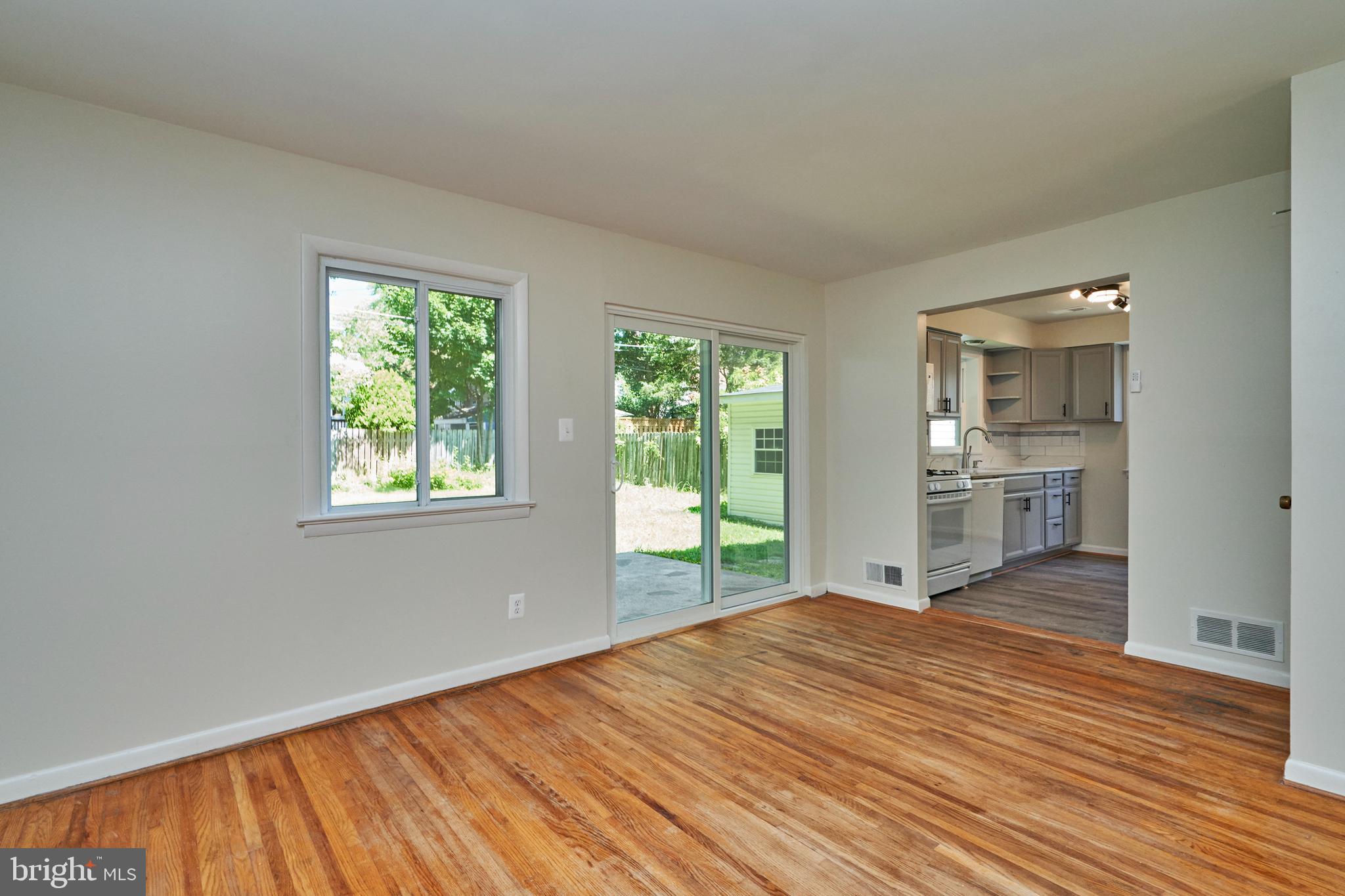 5005 16th Rd N