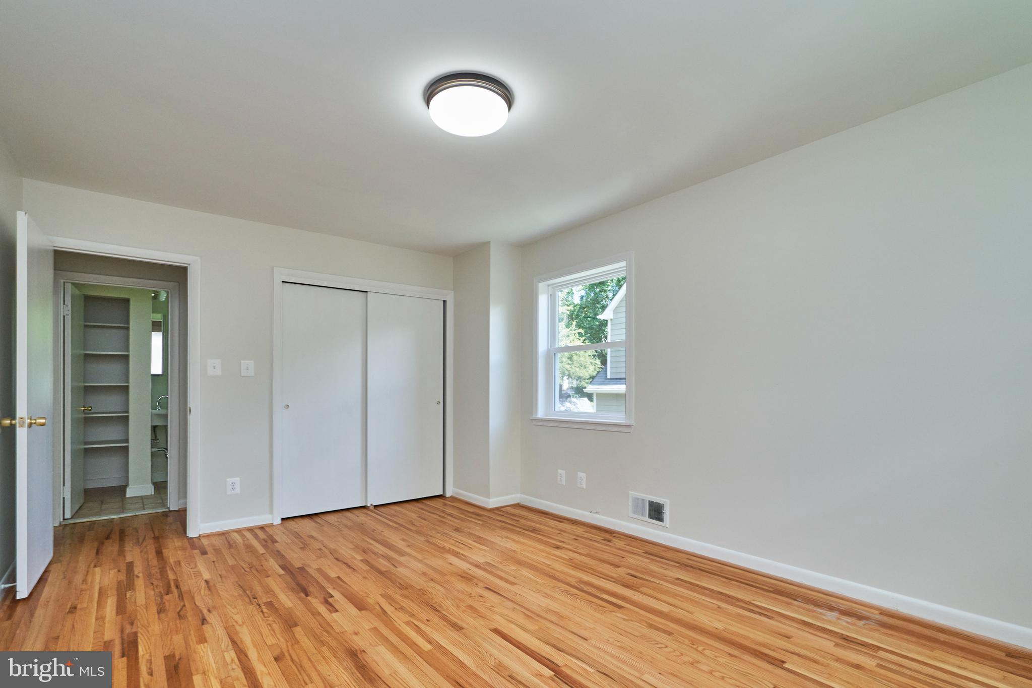 5005 16th Rd N