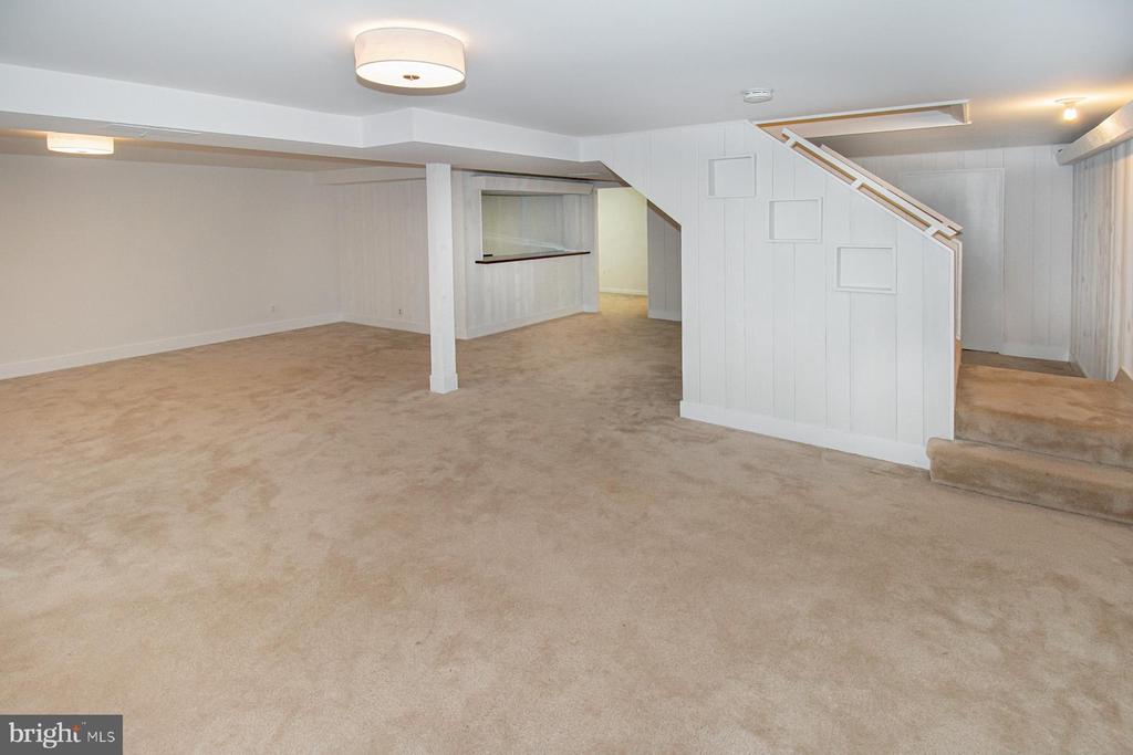 6541 WILLIAMSBURG BLVD