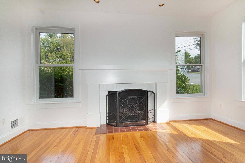 6541 WILLIAMSBURG BLVD
