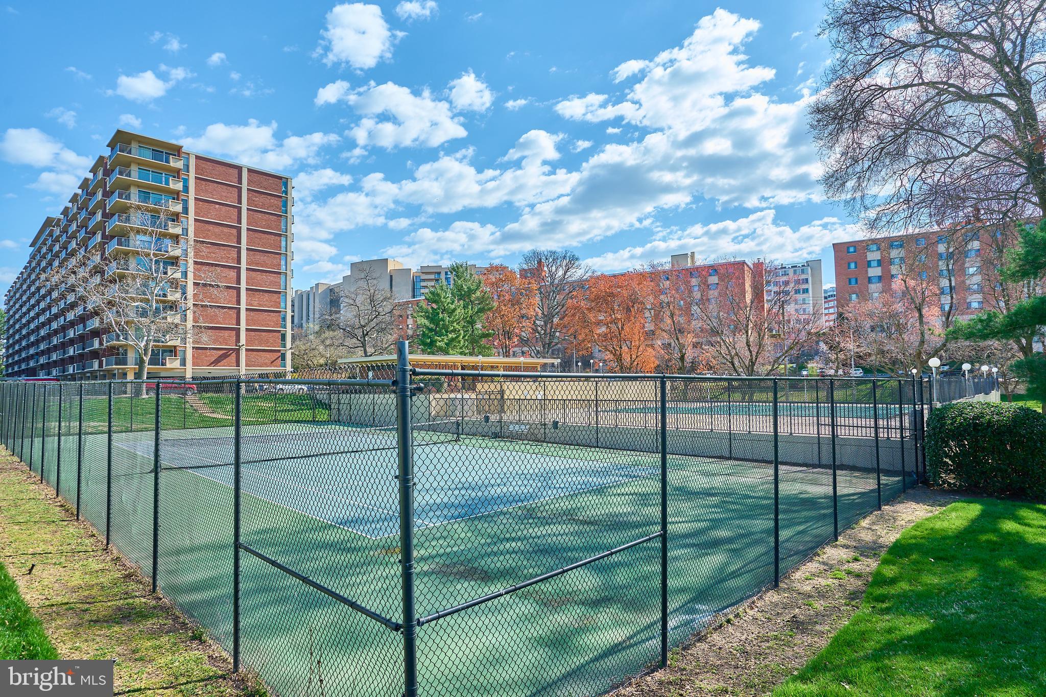 1300 ARMY NAVY DR #1010