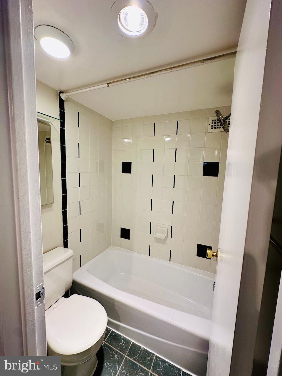 1300 ARMY NAVY DR #1010