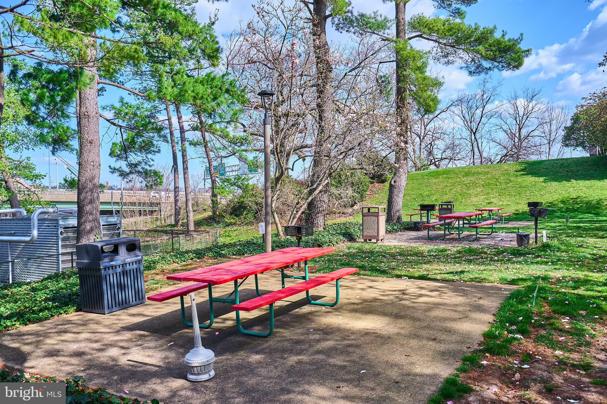 1300 ARMY NAVY DR #1010