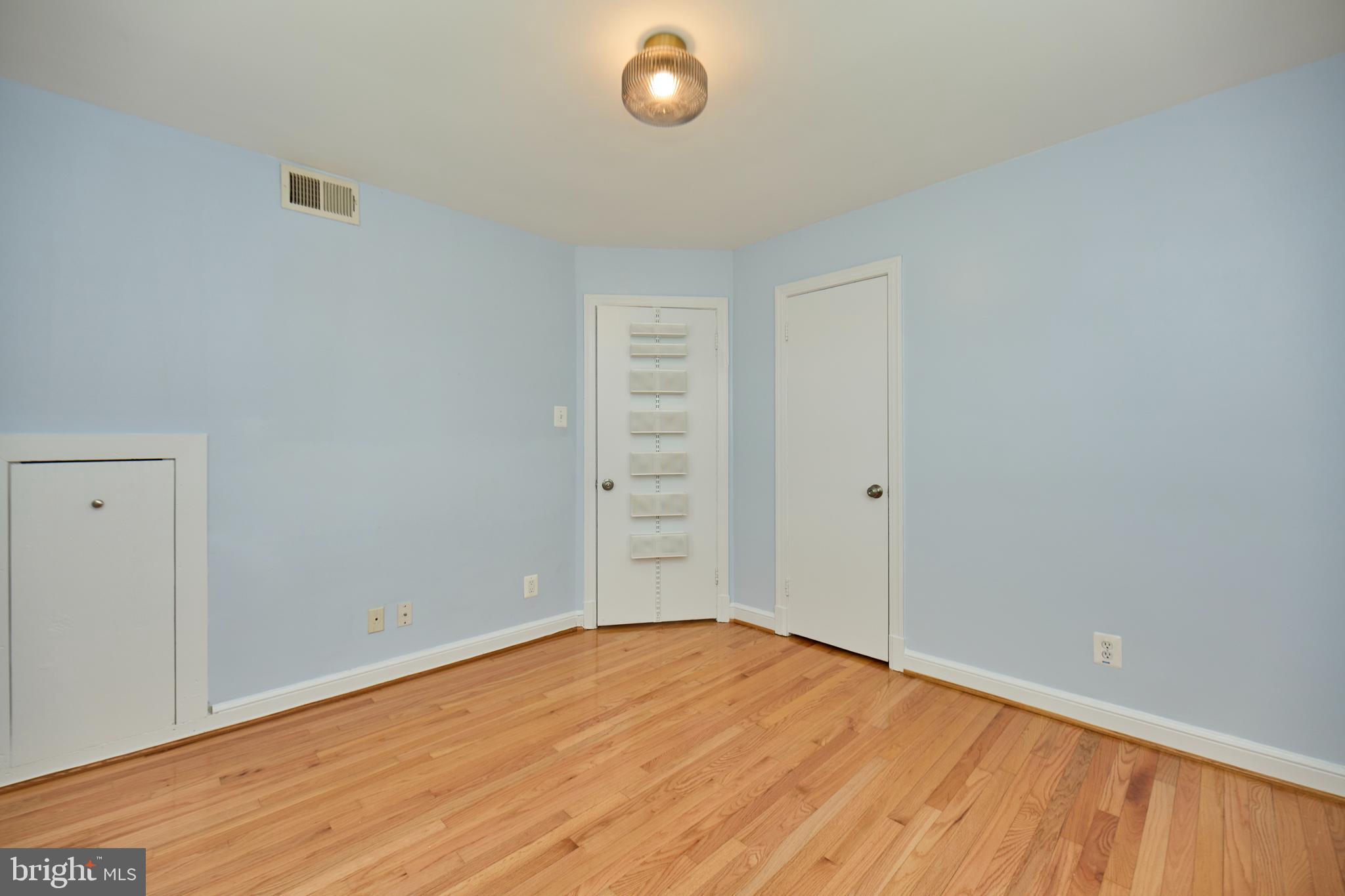 2501 ARLINGTON BLVD #2