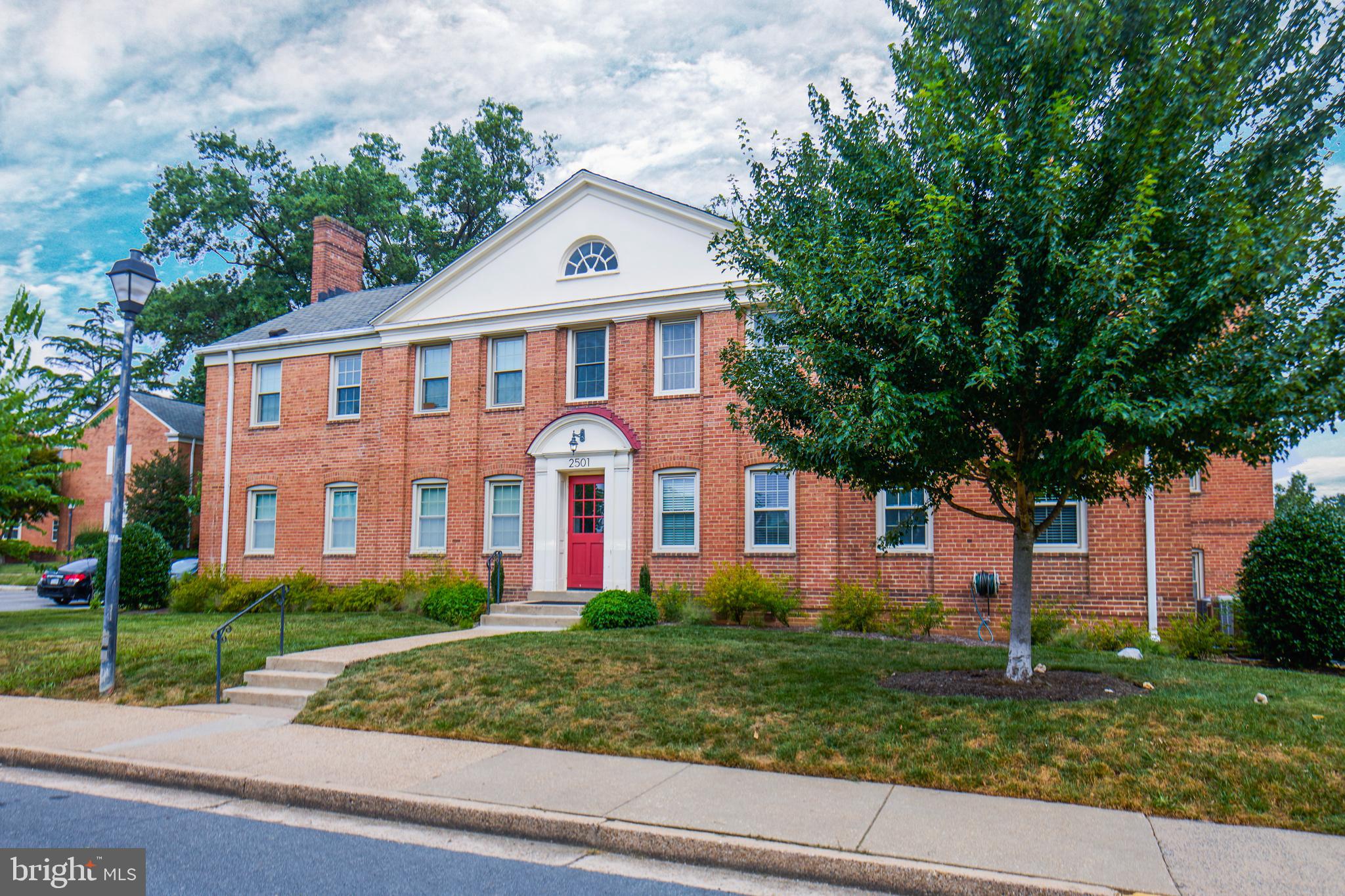 2501 ARLINGTON BLVD #2